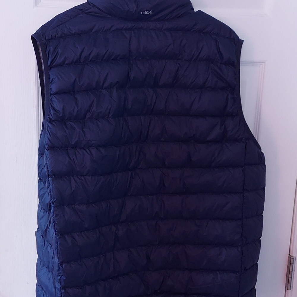 Vest - Picture 2 of 4